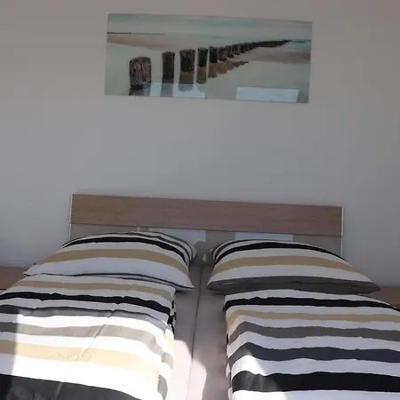 Strandhaus-waterfront