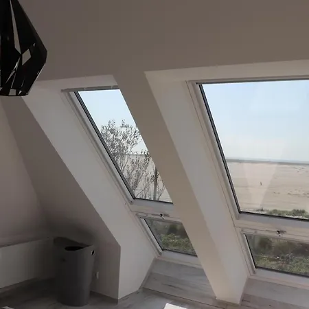 Strandhaus-waterfront Holiday home *