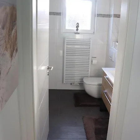 Strandhaus-waterfront Holiday home