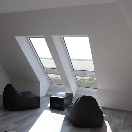 Strandhaus-waterfront Holiday home Wittdun